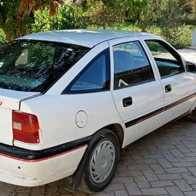 Opel Vectra 1990