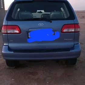 Toyota Sienna 2002