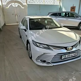 Toyota Camry 2021