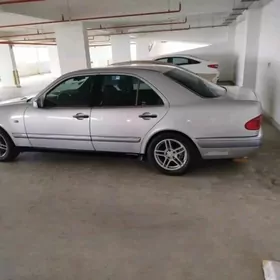 Mercedes-Benz E420 1996
