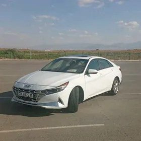 Hyundai Elantra 2020