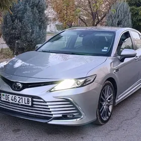 Toyota Camry 2020