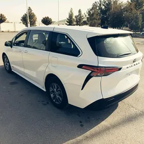Toyota Sienna 2021