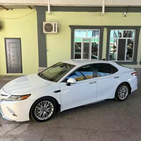Toyota Camry 2018