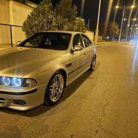 BMW M5 2000