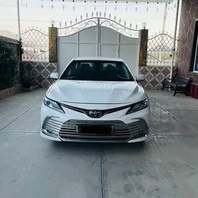 Toyota Camry 2020