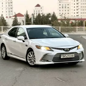Toyota Camry 2020
