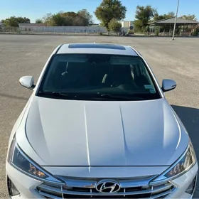 Hyundai Elantra 2020