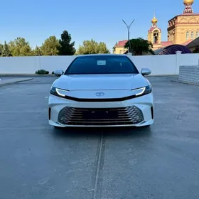 Toyota Camry 2025