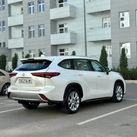 Toyota Highlander 2021