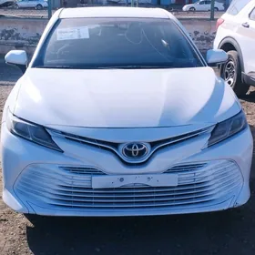 Toyota Camry Hybrid 2020