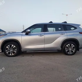 Toyota Highlander 2022