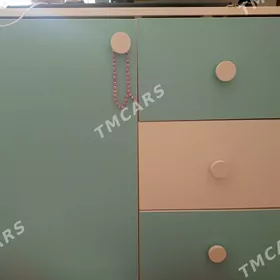 Mebelden sallançak skaf