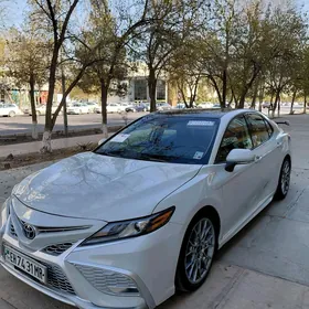 Toyota Camry 2021