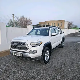 Toyota Tacoma 2017