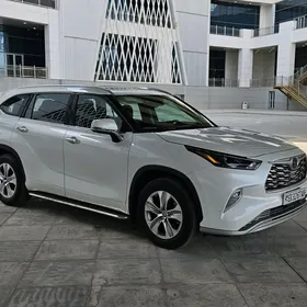 Toyota Highlander 2022