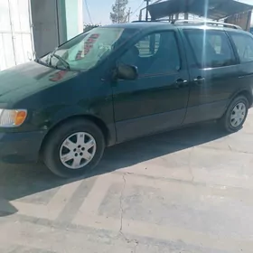 Toyota Sienna 2002