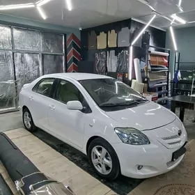 Toyota Yaris 2011