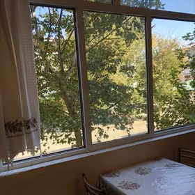 Лахути  3 ком 2 эт