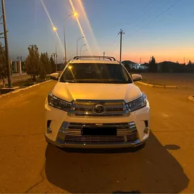 Toyota Highlander 2018