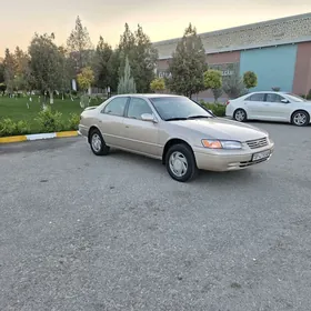 Toyota Camry 1999