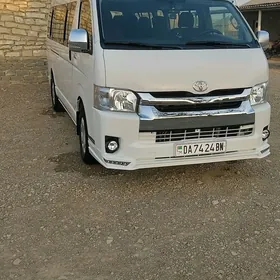 Toyota Hiace 2011