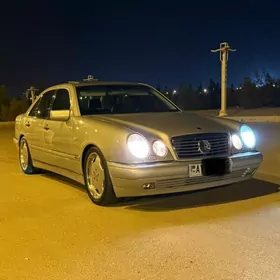 Mercedes-Benz E320 1999
