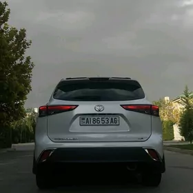 Toyota Highlander 2022