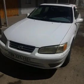 Toyota Camry 2000