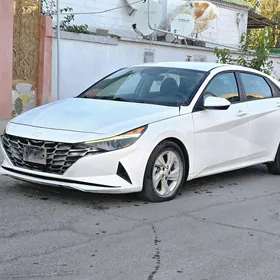 Hyundai Elantra 2022