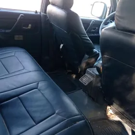 Mitsubishi Pajero 1992