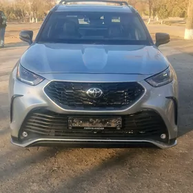 Toyota Highlander 2023