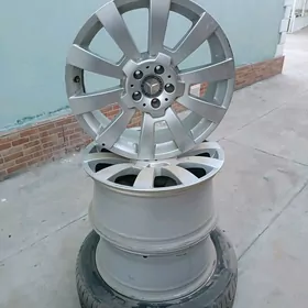 Mercedes diska 19 lyk