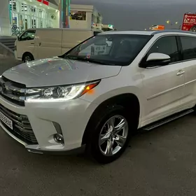 Toyota Highlander 2016