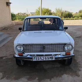 Lada 2104 1982
