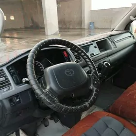 Toyota Hiace 2008