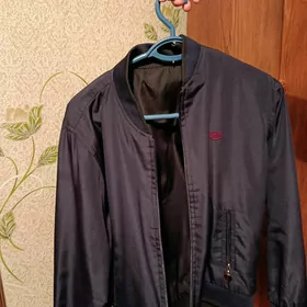 Ветровка мужская .