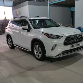 Toyota Highlander 2020