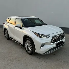 Toyota Highlander 2021