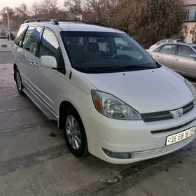 Toyota Sienna 2004