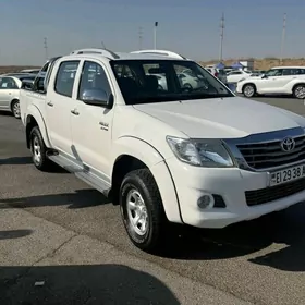 Toyota Hilux 2014