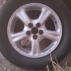 corolla 15 diska 2 stuk gerek