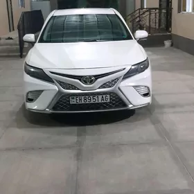Toyota Camry 2018