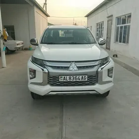 Mitsubishi L200 2021