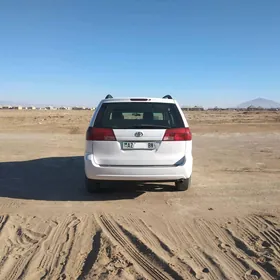 Toyota Sienna 2004