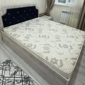 кровать krawat