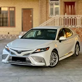 Toyota Camry 2021