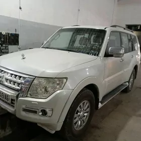 Mitsubishi Pajero 2017