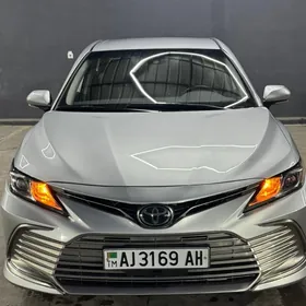 Toyota Camry 2022