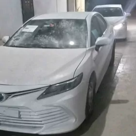 Toyota Camry Hybrid 2022